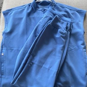 ❗️New barely worn figs❗️